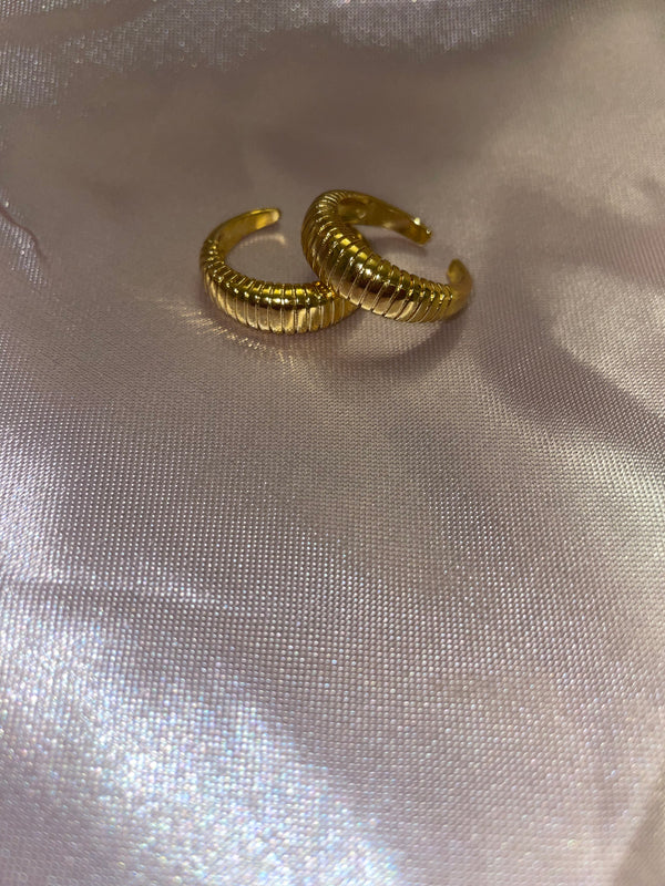 GOLD RING